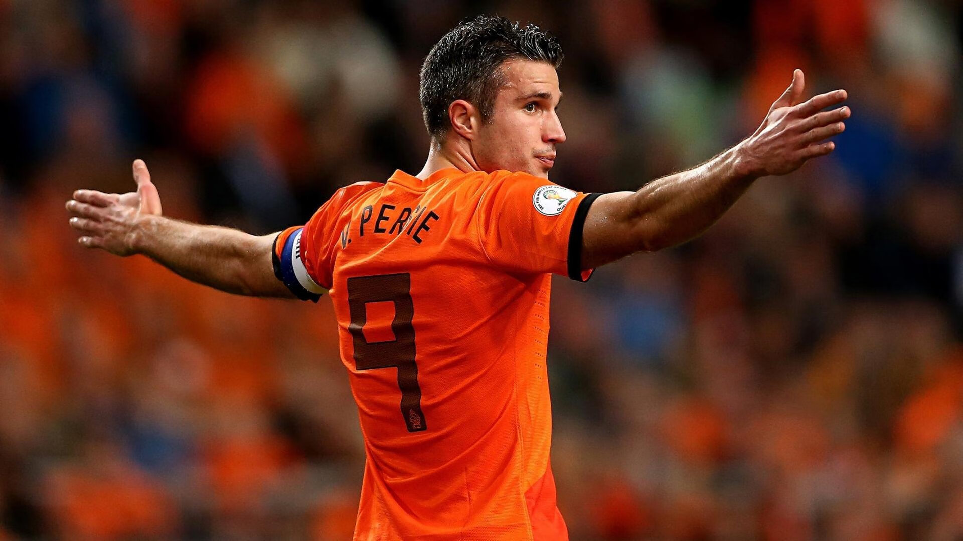 -F1赛车赛场焦点！意大利队对阵瑞士队，老将回归赛场，再度燃起斗志