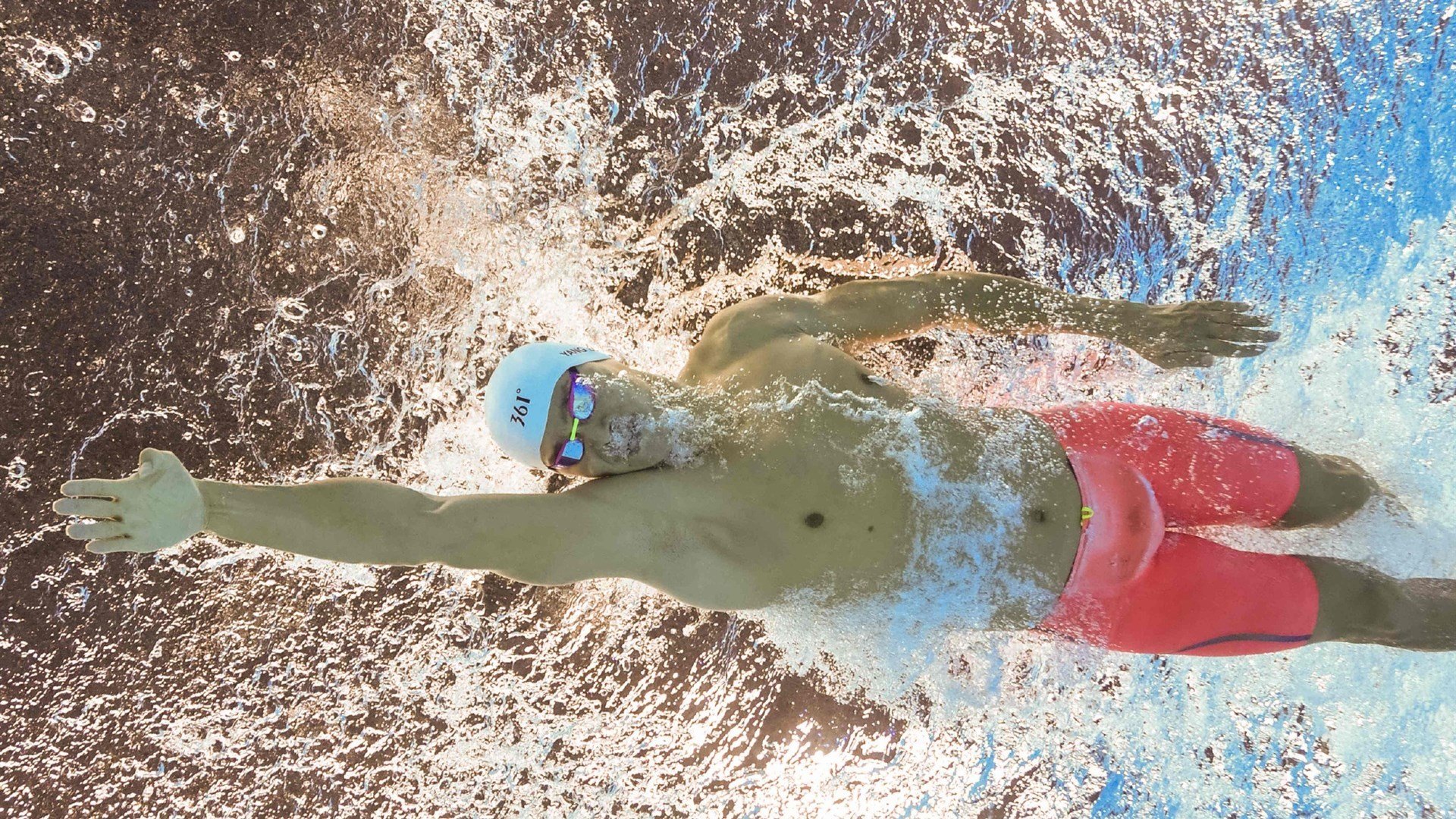 -羽毛球赛场焦点！克罗地亚队对阵澳大利亚队，体能极限考验，赛场硬仗一触即发