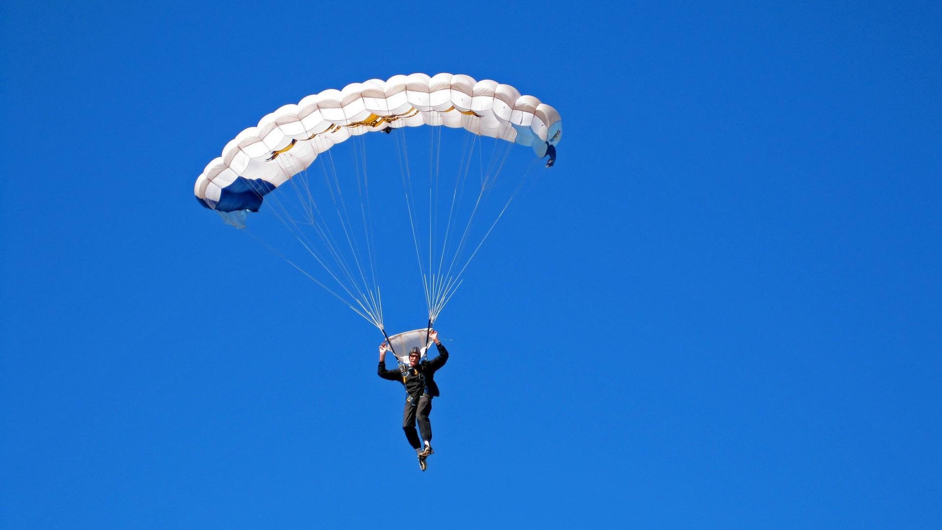 -羽毛球赛场焦点！法国队对阵澳大利亚队，核心球员受伤，球队前景蒙阴影